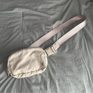 Lululemon Everywhere Belt Bag
